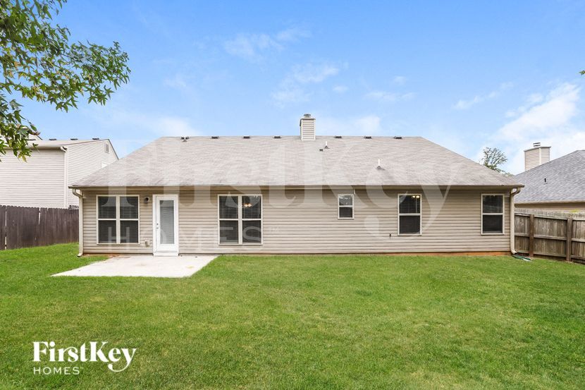 Building Photo - 1043 Blakewood Ct