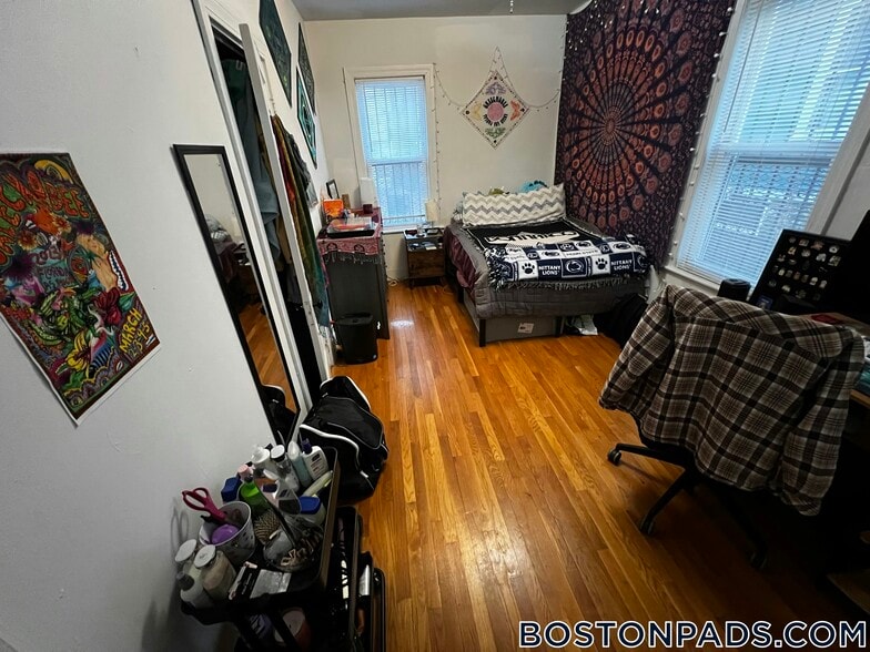 Building Photo - 530 Cambridge St