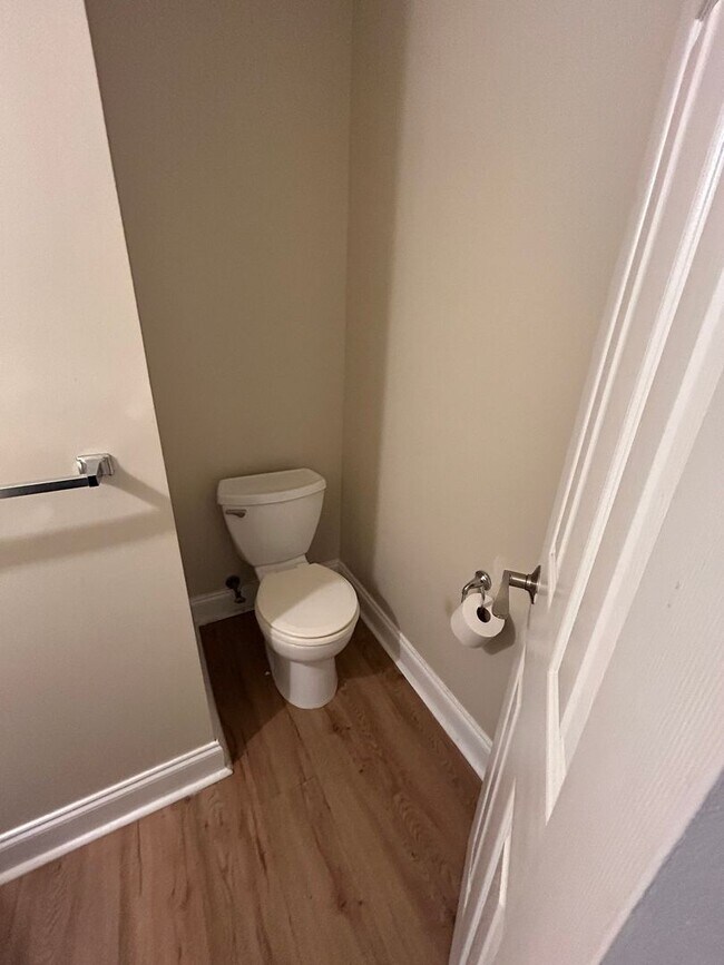 Building Photo - COMING SOON! N Greensboro, 4/2.5 home off of N Church St near Lake Jeanette & I-840