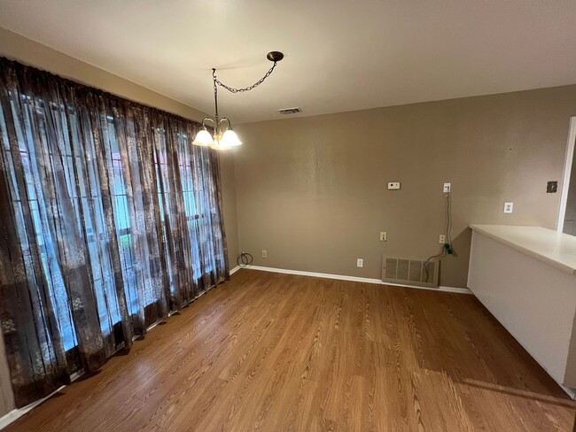Building Photo - *COMING SOON!* MOVE IN SPECIAL 2 Bedroom Garden Style Villa Home In A Prime Location – Near Shopp...