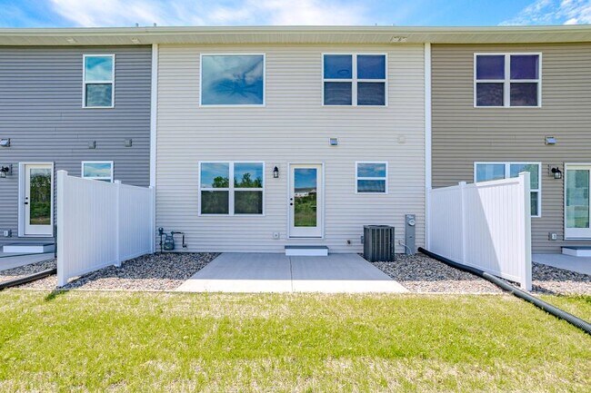 Building Photo - 3504 Green Pastures Ln