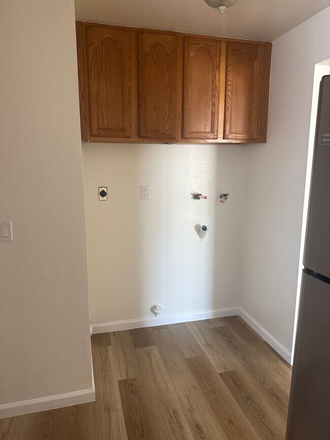 Building Photo - Freshly Updated Rental in Santana Ranch Estates!