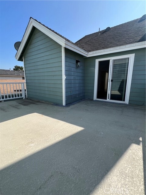 Building Photo - 2215 Marshallfield Ln