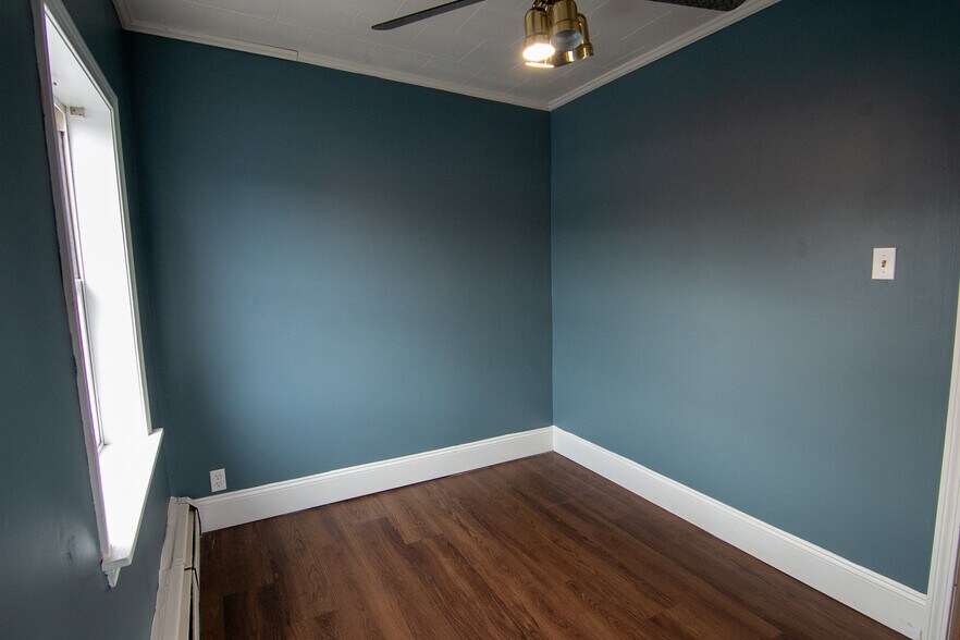 Building Photo - 118 Vine St