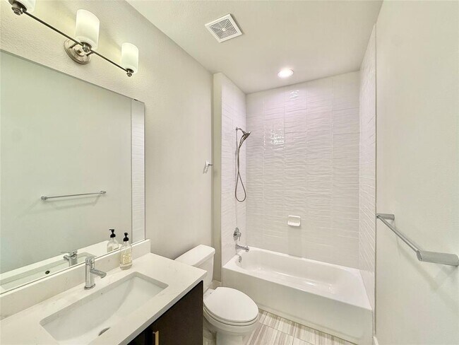Building Photo - 7915 Floracita Ln