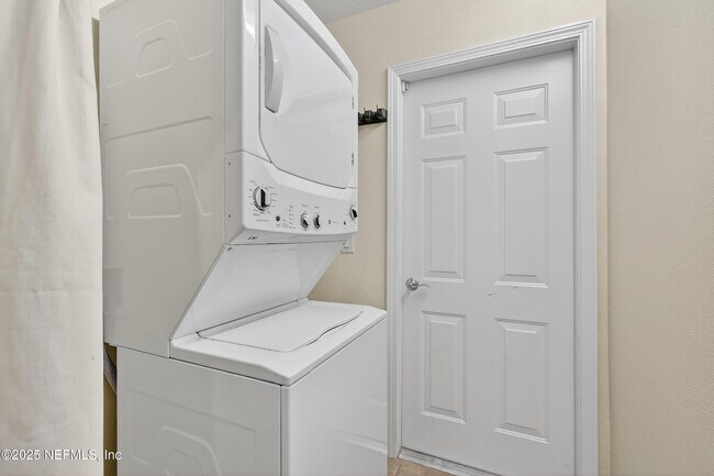 Building Photo - 8986 Tropical Bend Cir