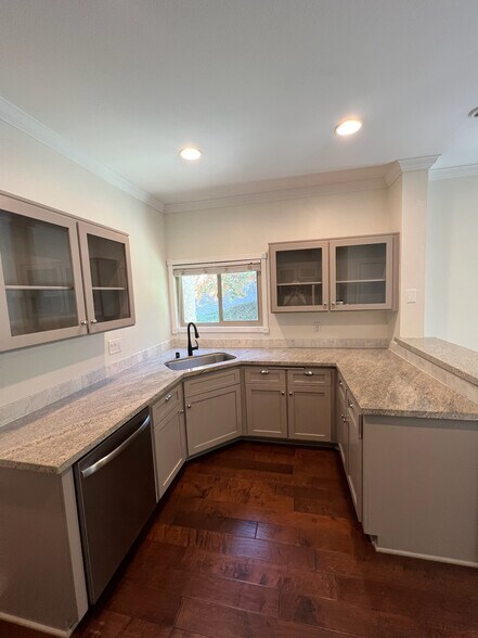 Kitchen - 183 Via Colinas