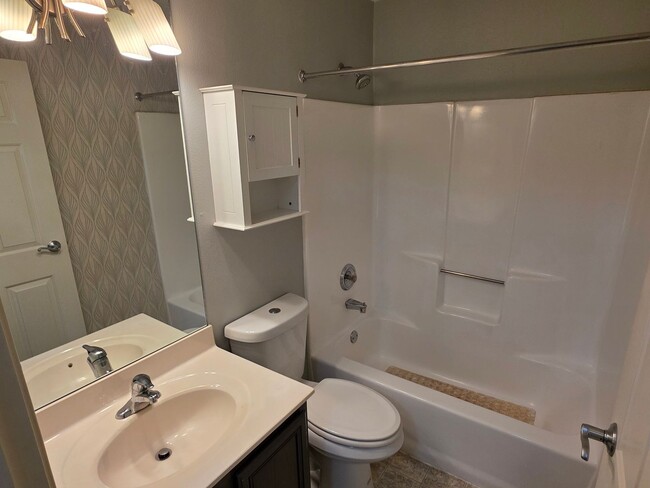 Building Photo - 2 bedroom 2 bath downtown condo