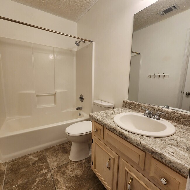 Building Photo - 130 Paloma Dr