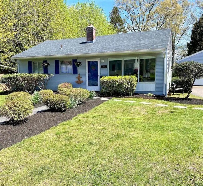 Building Photo - 18 Broadmoor Rd
