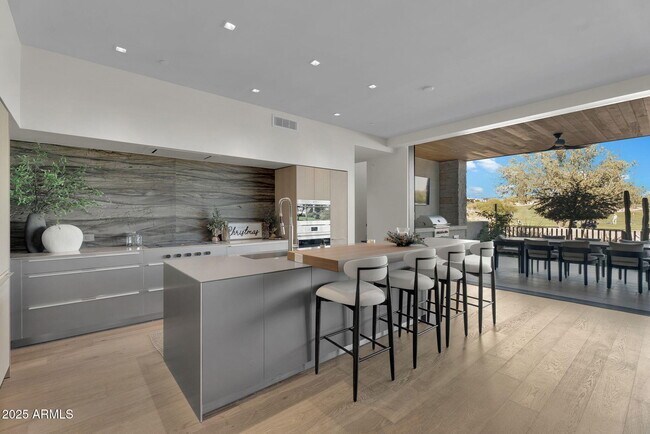 Building Photo - 6321 E Phoenician Blvd