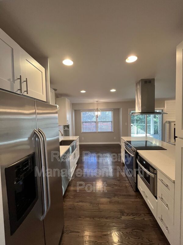Building Photo - 3434 Palace Ct