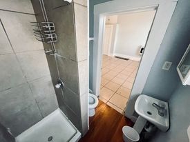 Building Photo - 219 E 3rd St