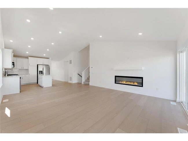 Building Photo - 2339 Jandell Ave NE