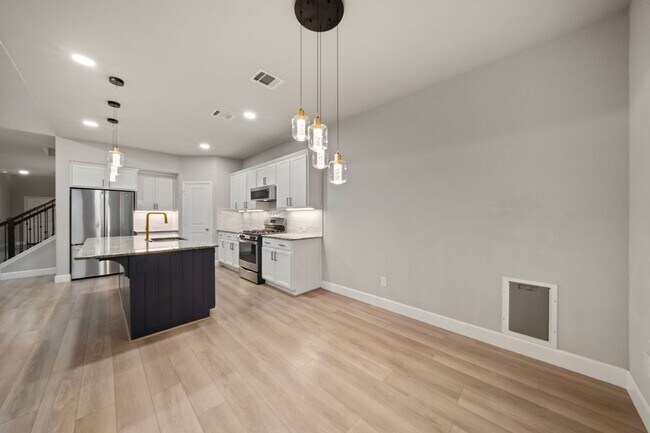 Building Photo - 6905 Etna Way