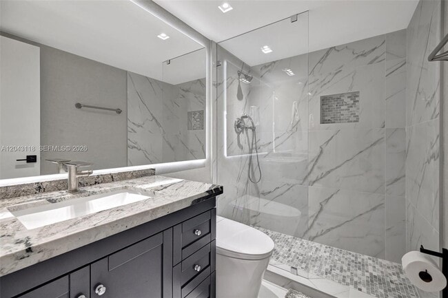 Building Photo - 2751 S Ocean Dr