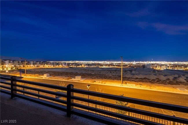 Building Photo - 1592 Pacific Baza St