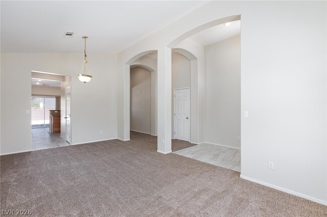 Building Photo - 2598 Highland Cliff Dr