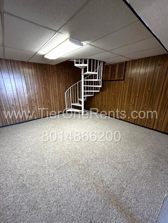 Building Photo - NO DEPOSIT option available for qualified renters!