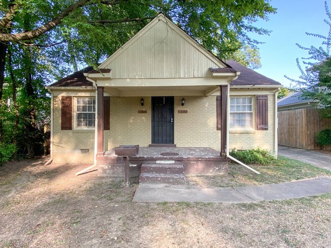 Primary Photo - 1 bed, 1 bath near Avalon and Overton Park...