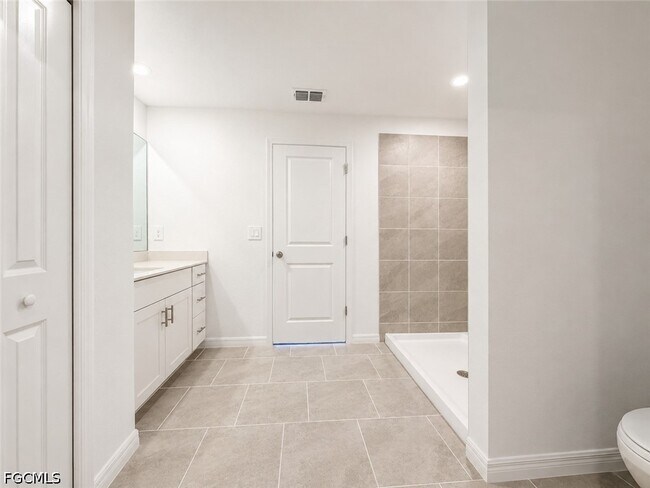 Building Photo - 11827 Cloverly Ln