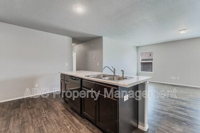 Building Photo - 242 N Marietta Wy