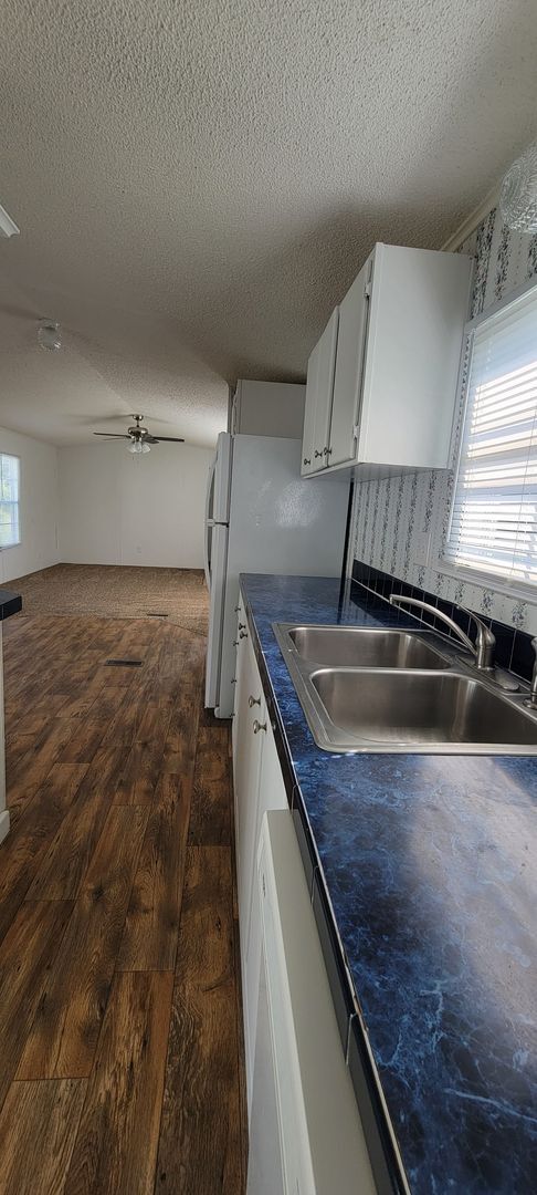 Building Photo - Ready to Move in