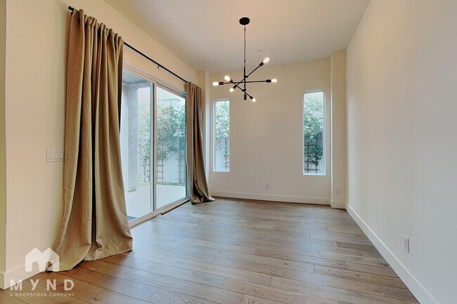 Building Photo - 6807 E Orion Dr