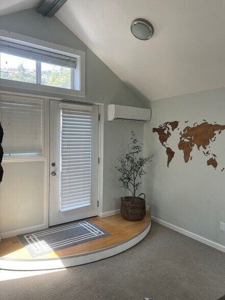 Entrance - 1715 Lincoln Ave