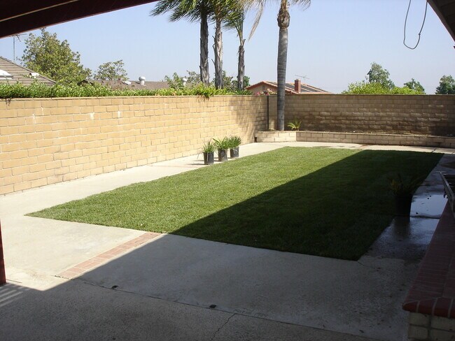 Building Photo - 1838 Coolcrest Way