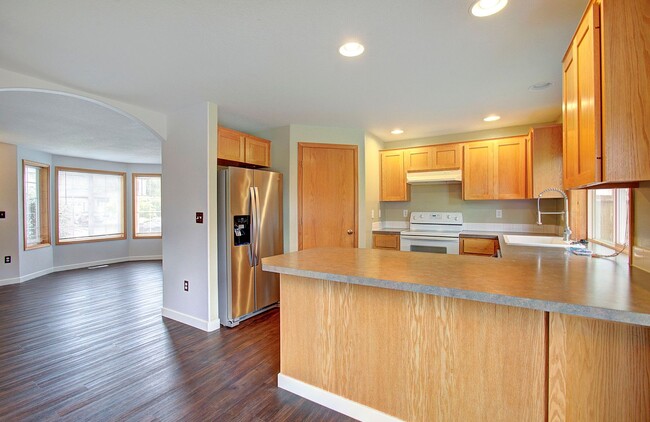 Building Photo - Salmon Creek 3 Bedroom with Yard!