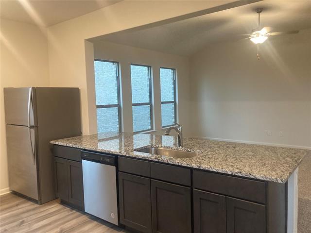 Building Photo - 645 Arlington Park Ct