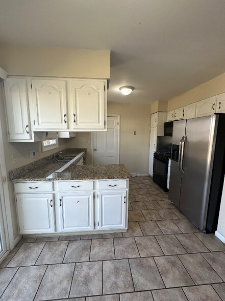 Building Photo - 6902 Ardelle Dr