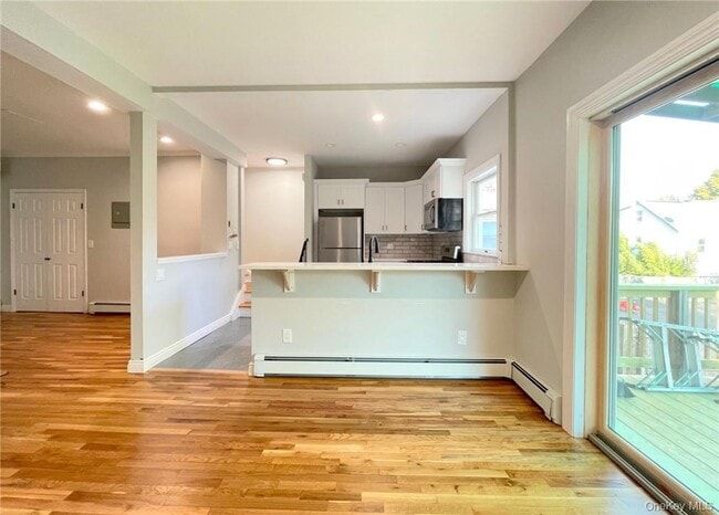 Building Photo - 829 W Boston Post Rd