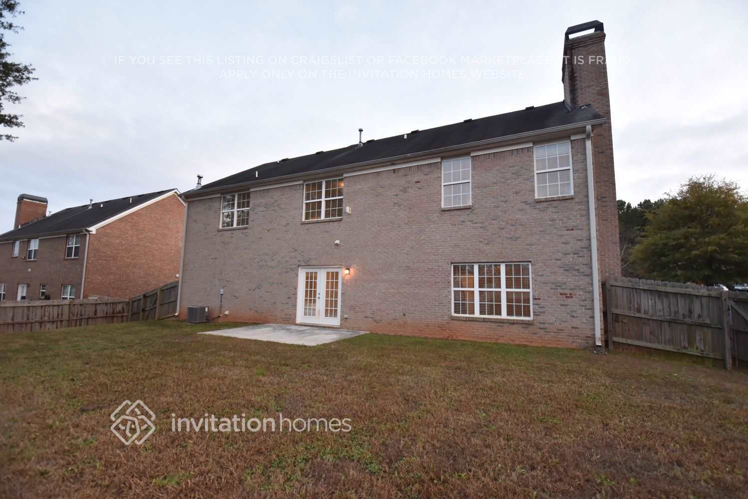 Building Photo - 333 Interlake