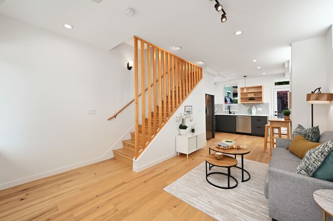 Building Photo - Modern 3-Level Townhome (2020) with Private Roof Deck & A/C