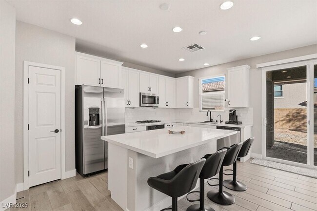 Building Photo - 4536 Anspach St