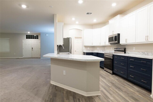 Building Photo - 1069 Montgomery Ln