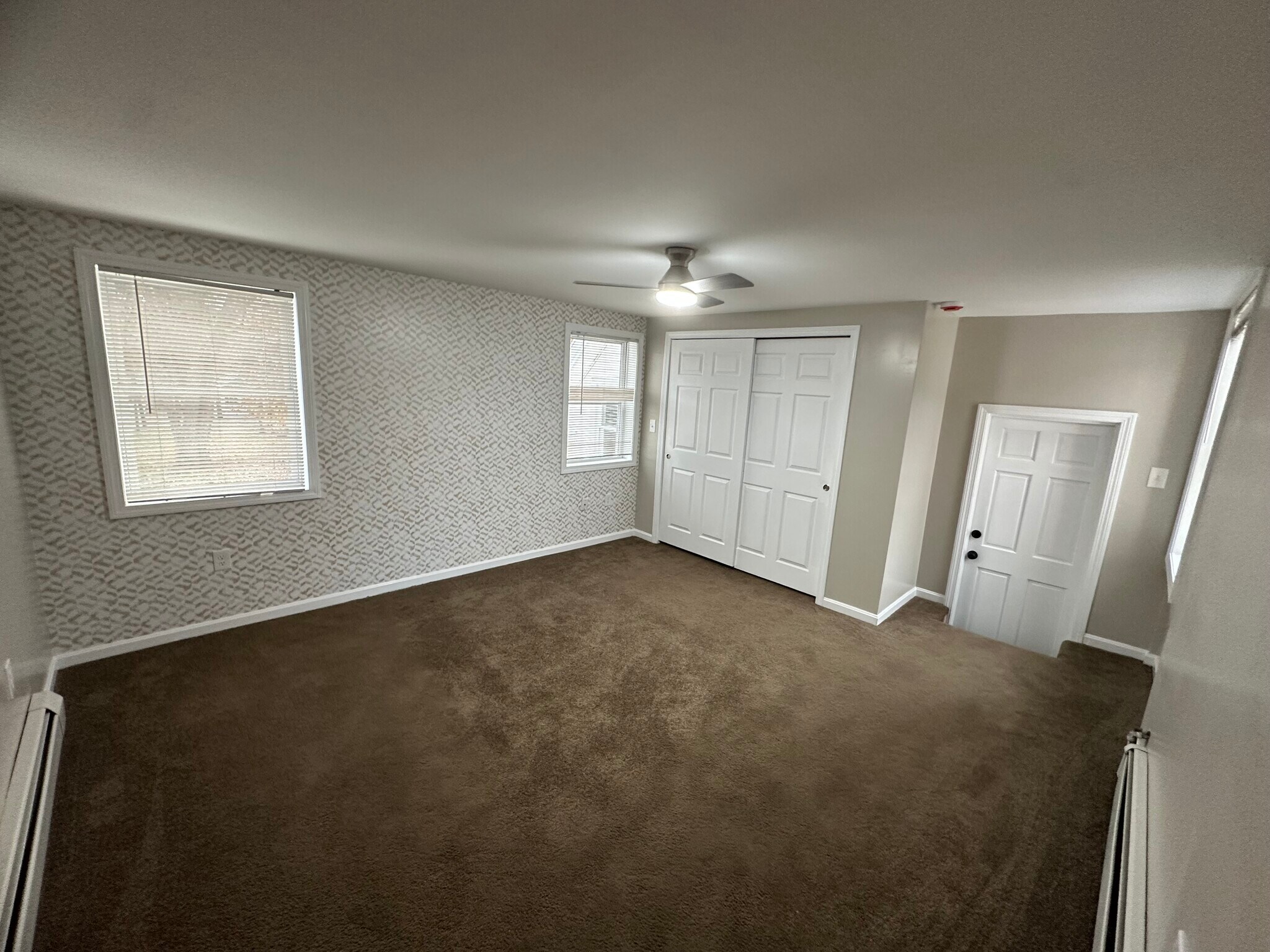 Building Photo - 17 Central St