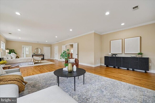 Building Photo - 4902 De Russey Pkwy
