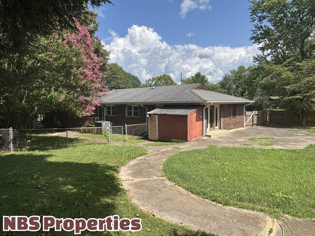 Building Photo - 6919 Haverhill Dr NW