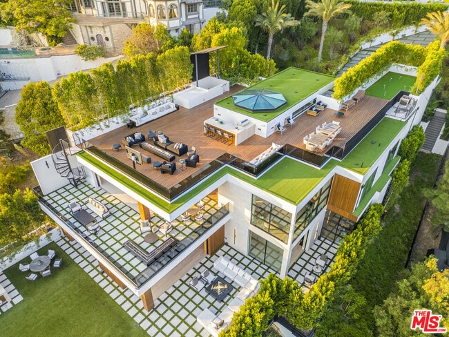 Building Photo - 1033 Somera Rd