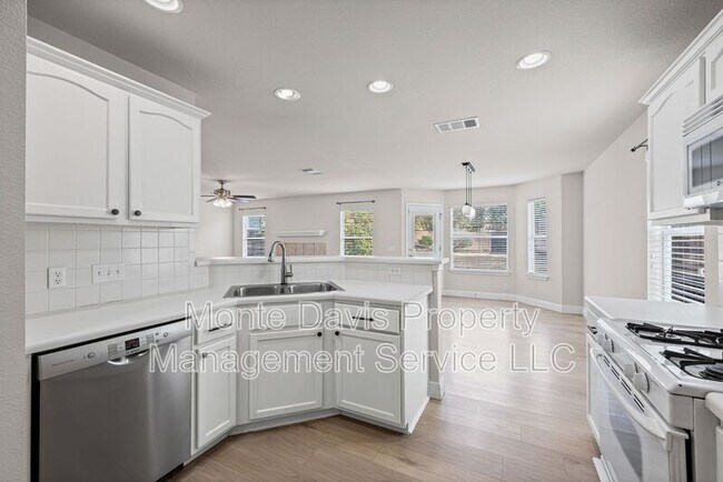 Building Photo - 336 Celery Loop