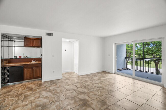Building Photo - 16141 Blatt Blvd
