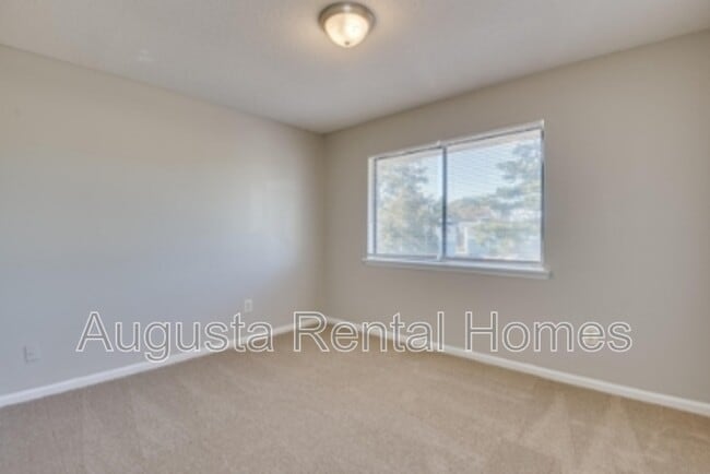 Building Photo - 2814 Thomas Ln