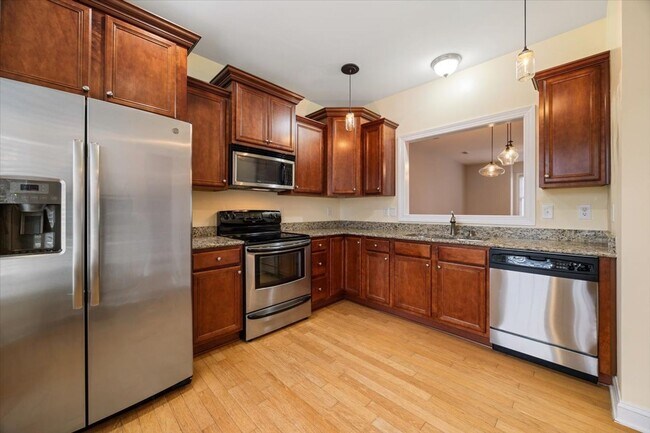 Building Photo - 1938 Tudor Court