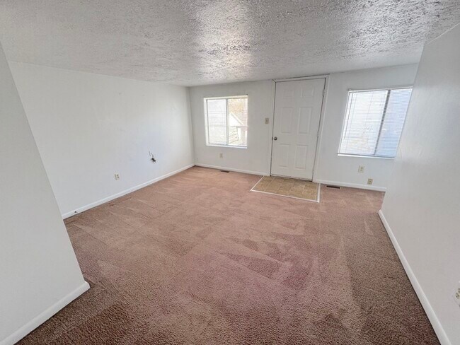 Building Photo - 431 Seaboard Ave