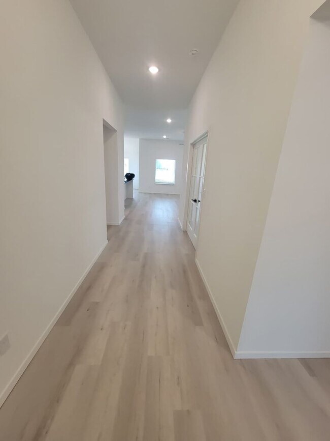 Building Photo - Stunning New Construction Simmons Home - 5 Bed 3 Bath - Pond View!