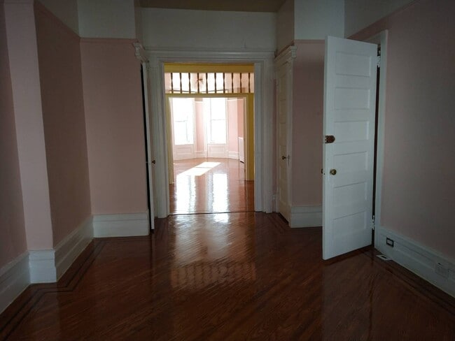Building Photo - 571 Eastern Pkwy