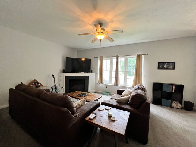 Building Photo - 4 bedroom home in Oceanview, Norfolk